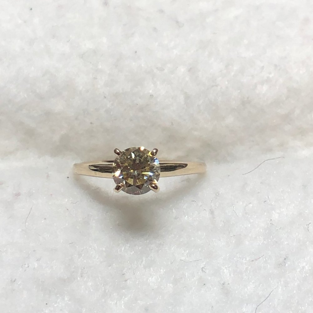 NICE Natural Diamond Solitaire Ring in 14k Gold